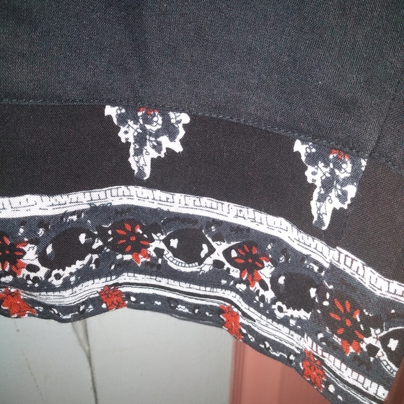 Women's Border Print Pants Set - Picture 6 of 10